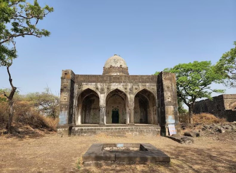 Narnala Fort, Shahanur, Maharashtra, India